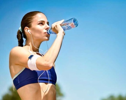 10 orsaker till varför vi ska dricka mer vatten